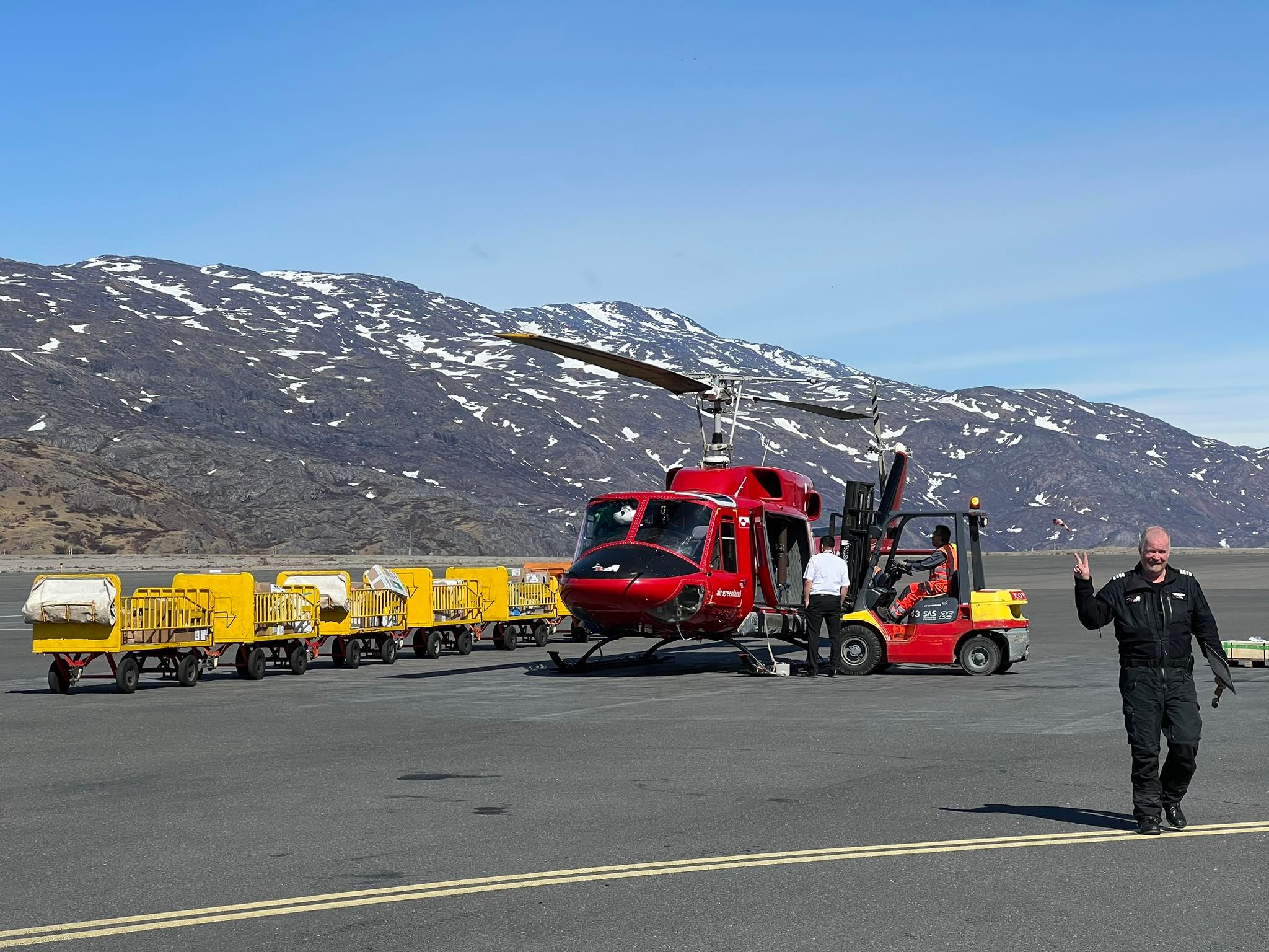 Fragtflyvning i Sydgrønland mens vi venter på bedre vejr mod Nuuk. Foto: Tove Rethmar