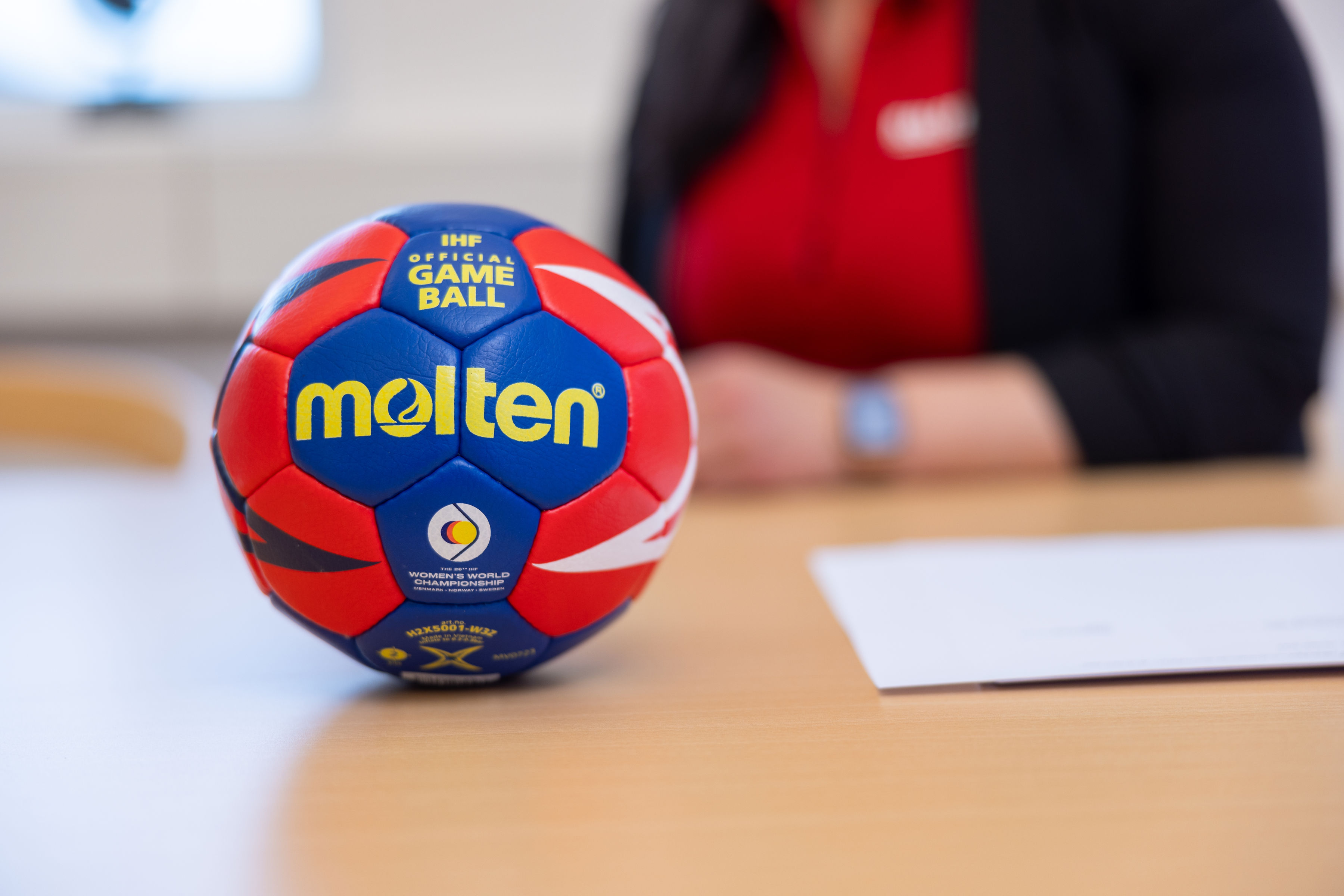 Den officielle VM- håndbold  Foto: Emil Stach 