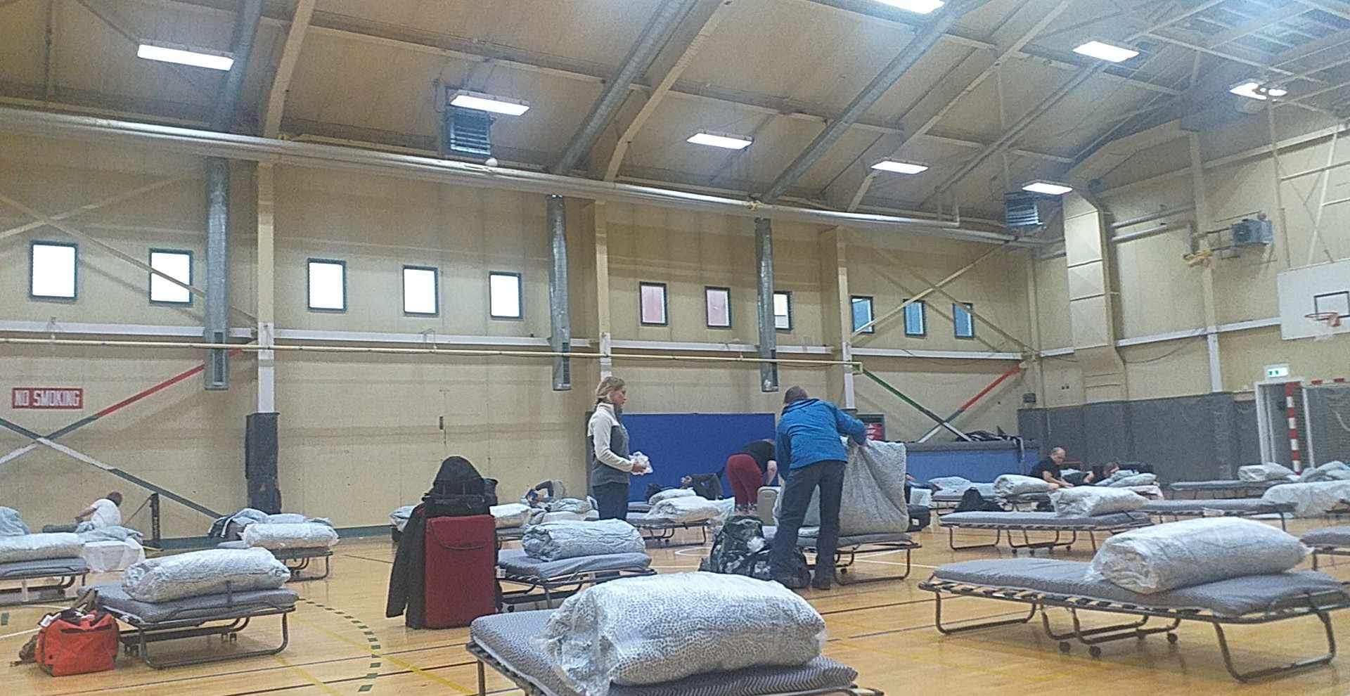 Feltsengene taget i brug i Kangerlussuaqs idrætshal