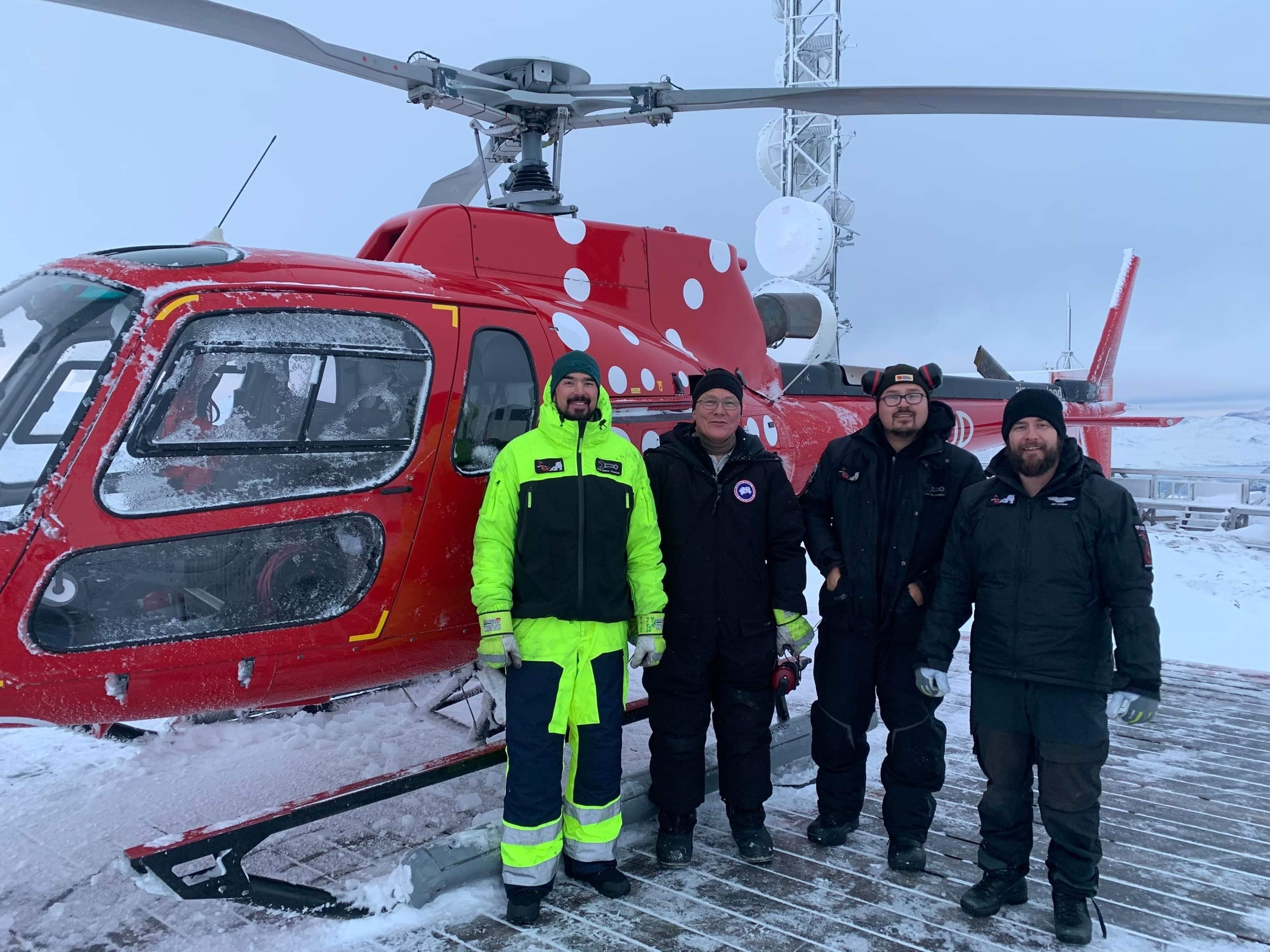 Fra venstre: Nicki Sarkov Petersen sammen med sit team 