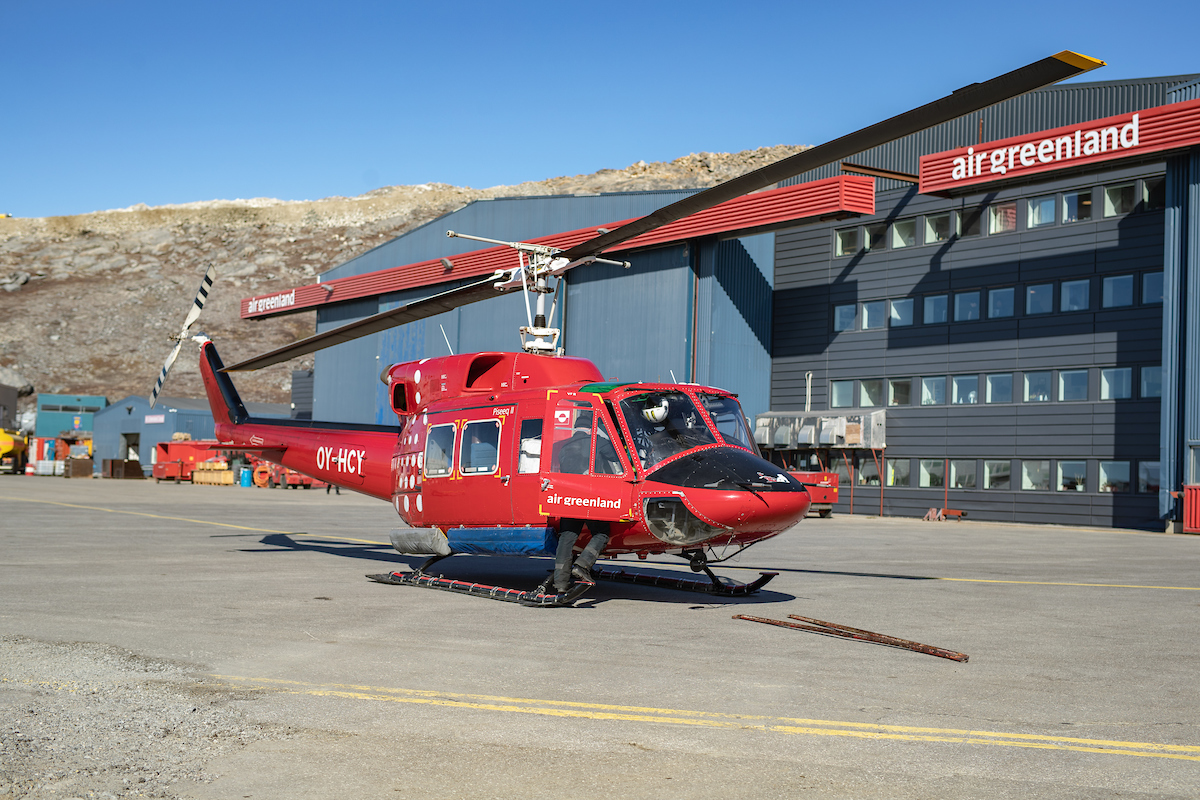 På forpladsen uden for hovedkontoret i Nuuk. Foto: Abel Berthelsen