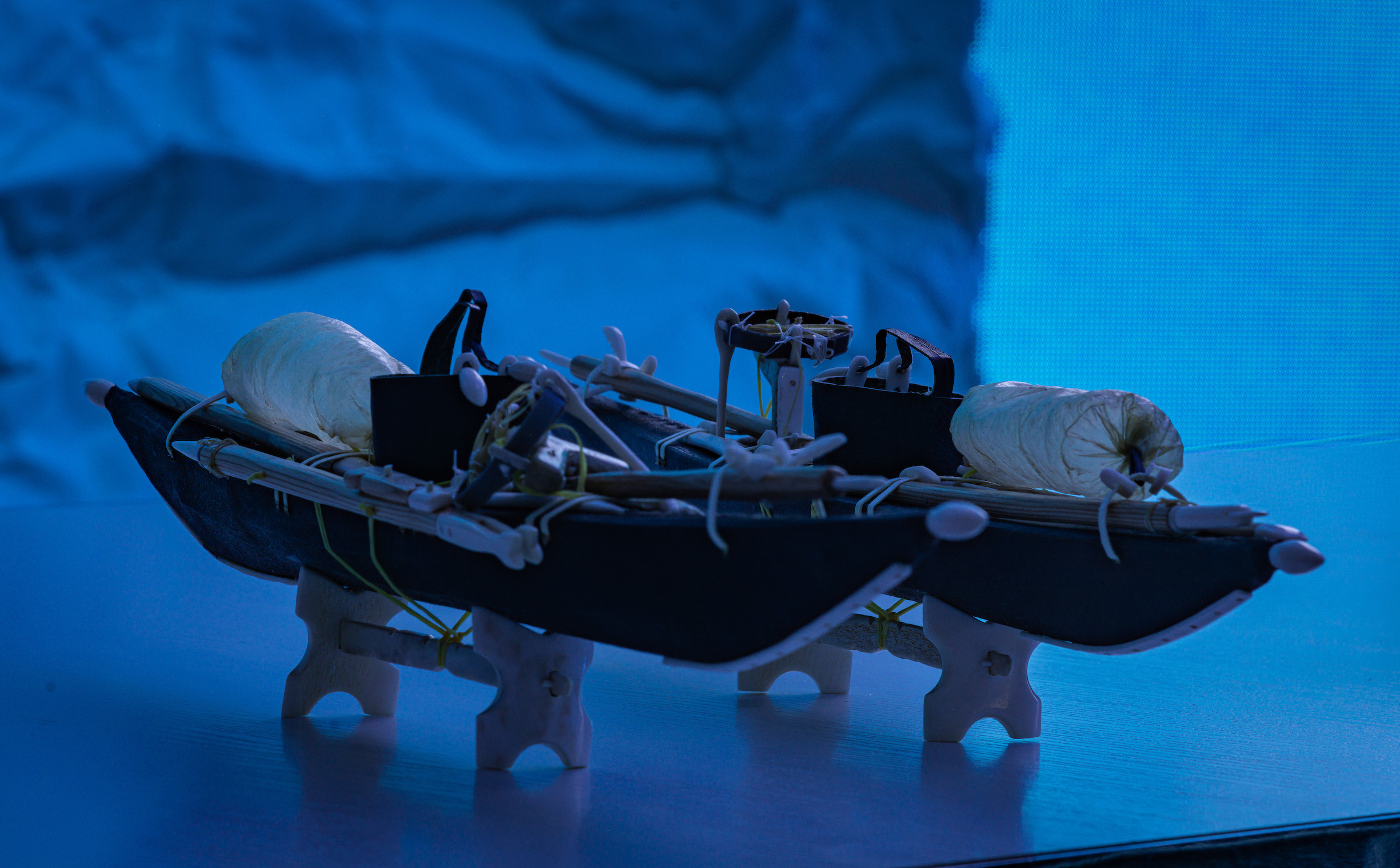 Gaverne fra Air Greenland til Airbus og Rolls-Royce - en qajaq til hver